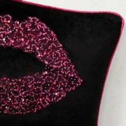 Kiss Lumbar Pillow - Fuchsia -Furniture Sales webimage 040119622 DTL1 1