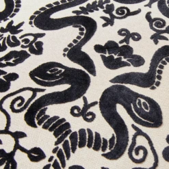 Giardino Pillow 22" - Black -Furniture Sales webimage 040445830 DTL1 1