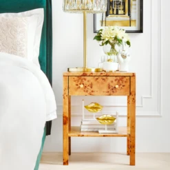 The Finger Hand -Furniture Sales webimage 040445831 725470735 020217235 square web