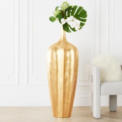 Accolade Vase -Furniture Sales webimage 122925337 dtl alt2
