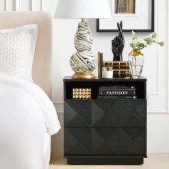 Fingers Crossed Hand -Furniture Sales webimage 600102907 610523524 SP23 6 square