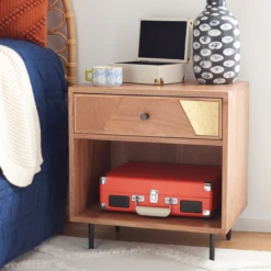 Boyd Nightstand -Furniture Sales webimage 600459985 RV1