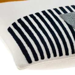 Miller Pillow 18" -Furniture Sales webimage 620721121 DTL2 1