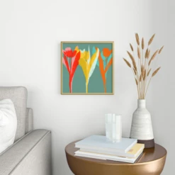 Tulips 10 -Furniture Sales webimage 630524002 RV